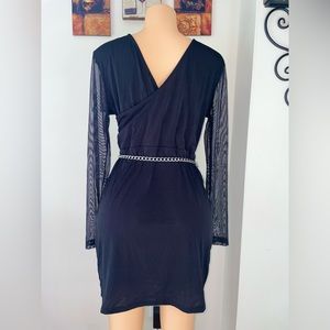 NWOT MINI DRESS BLACK LONG SLEEVE SIZE CL NEVER WEAR (36)